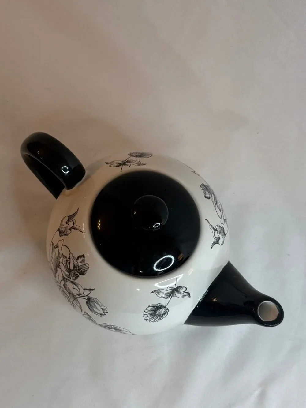 Certified International Teapot Jennifer Brinley Black & White Floral 4 Cup #4123